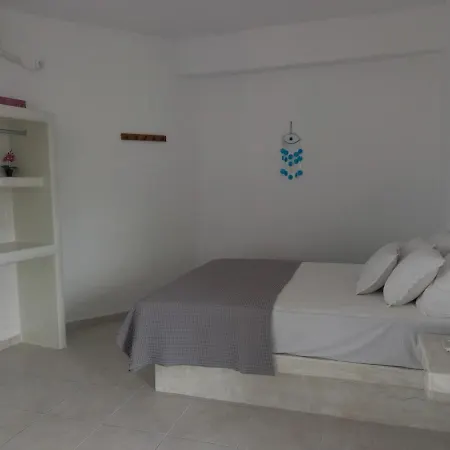 Marianna Studios Guest house *