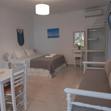 Marianna Studios Guest house *