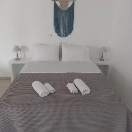 Marianna Studios Guest house *